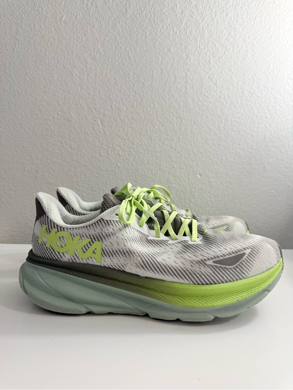 Hoka Clifton 9 GTX women size 10.5 Gray Lime Green Men's Running Shoes
